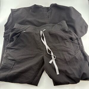 Figs Black Scrub Set